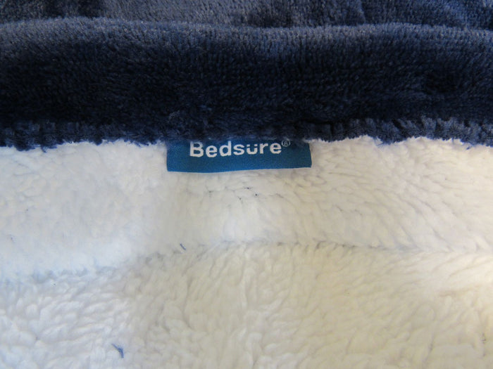 Bedsure-Reversible-Flannel-and-Sherpa-Heated-Throw-60-in-x-50-in-582 4