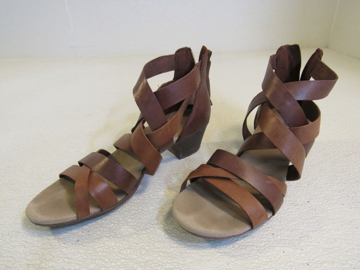 Clarks-Ultimate-Comfort-Collection-Sandal-
Sandals-Tan-Female-Adult-Size-8-438 1