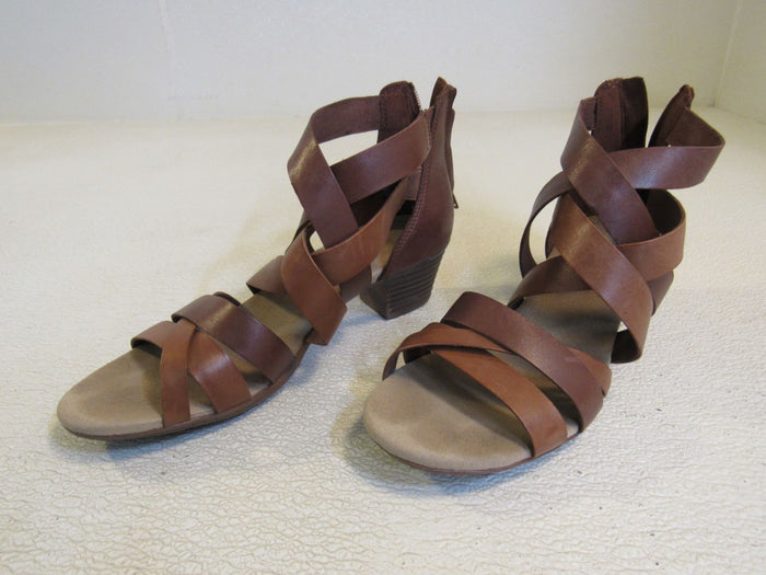 Clarks-Ultimate-Comfort-Collection-Sandal-
Sandals-Tan-Female-Adult-Size-8-438 2
