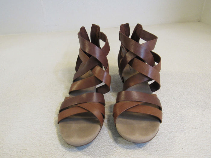 Clarks-Ultimate-Comfort-Collection-Sandal-
Sandals-Tan-Female-Adult-Size-8-438 3
