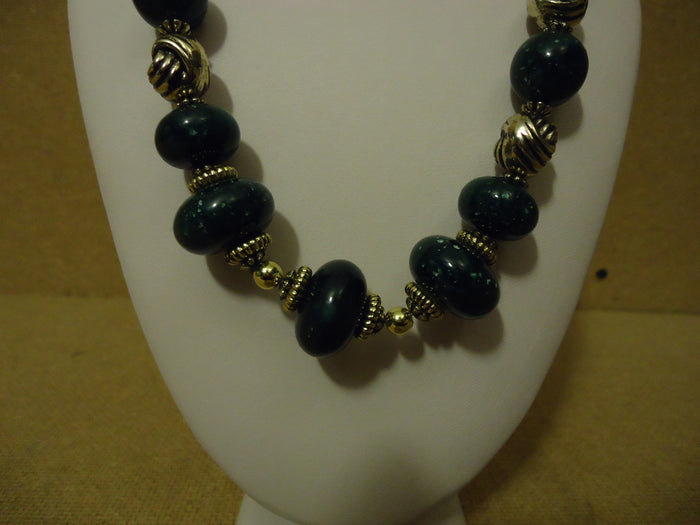 designer-fashion-necklace-18in-l-beaded-strand-female-adult-green-silver-preowned 2
