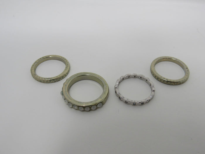 Designer-Fashion-Rings-Lot-of-4-Small-Clear-Gems-Female-Adult-Size-7-466 3