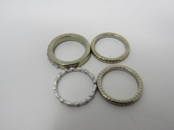 Designer-Fashion-Rings-Lot-of-4-Small-Clear-Gems-Female-Adult-Size-7-466 6