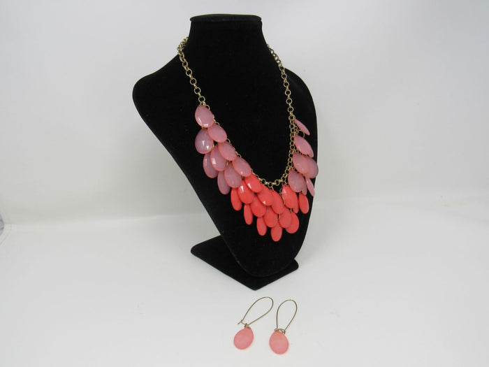 Designer-Matching-Statement-Necklace-and-Earrings-Female-Adult-588 2