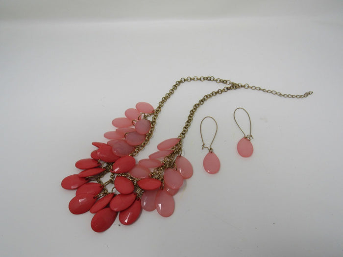 Designer-Matching-Statement-Necklace-and-Earrings-Female-Adult-588 7