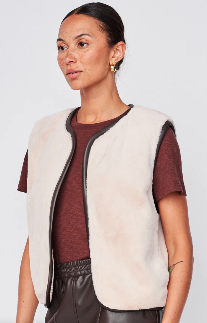 FAUX FUR VEST IN TUTU TUT