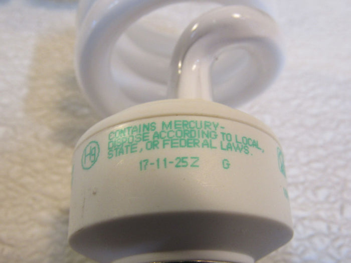 Feit-Elecrtic-Fluroscent-Light-Bulbs-Lot-of-3-White-18W-120-VAC-60Hz-300mA-670 6