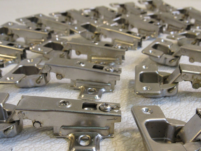 Ferrari-Cabinet-Hinges-Lot-of-24-Full-Overlay-110-Silver-1566-216 6