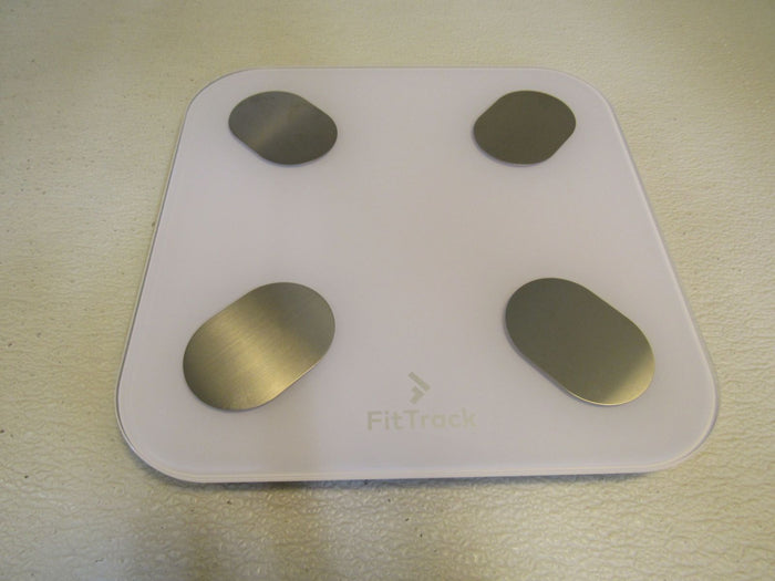 FitTrack-Complete-Body-Analysis-Bluetooth-Scale-White-Dara-001-Glass-248 3