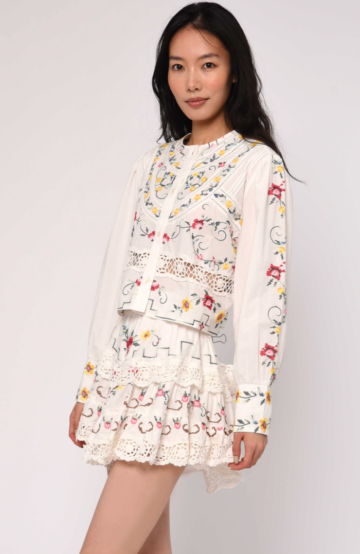 HALLIE TOP IN TEA ROSE EMBROIDERY