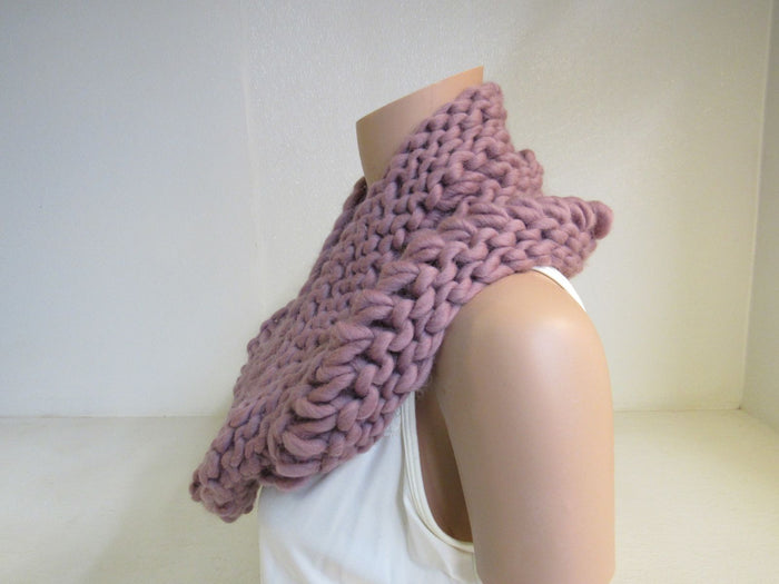 Handcrafted-Cowl-Dusty-Rose-Drop-Stitch-Super-Bulky-Merino-Female-Adult-416 4
