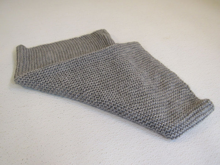 Scarf-21-Grey-Infinity-Acrylic-Female-370 1