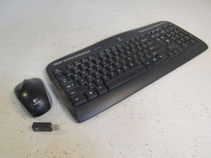 Logitech-Wireless-Keyboard-and-Mouse-Combo-Black-MK320-634 1