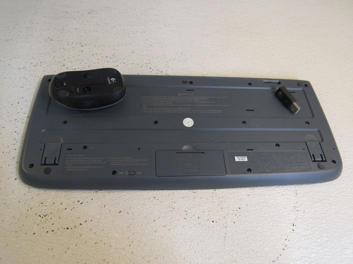 Logitech-Wireless-Keyboard-and-Mouse-Combo-Black-MK320-634 4