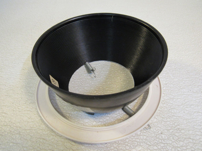 Professional-Recessed-Luminaire-Trim-Lot-of-16-658 5