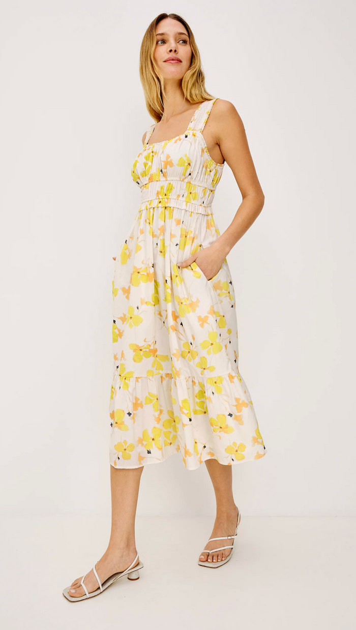 RAFAELLA IN TOSSED DAFFODILS