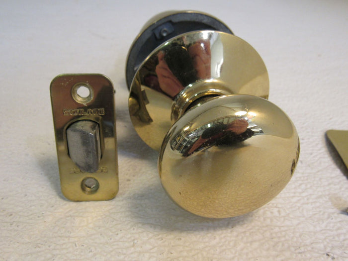 Schlage-Door-Knob-Passage-Polished-Brass-532 4