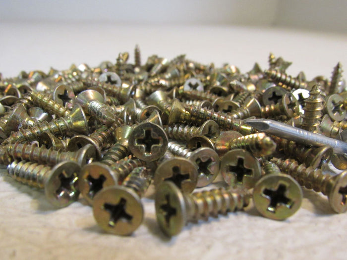Schlage-Pile-of-Screws-9-x-For-Door-Hinges-Polished-Brass-554 5