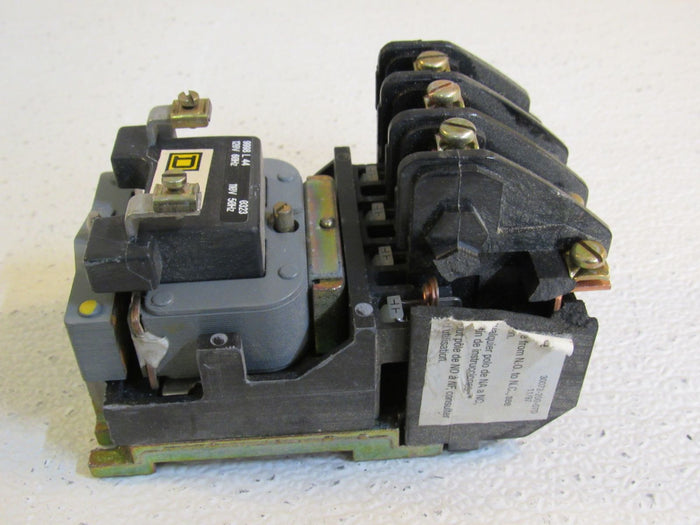 Square-D-Company-Lighting-Contactor-Class-8903-x-L0-40-Metal-396 4