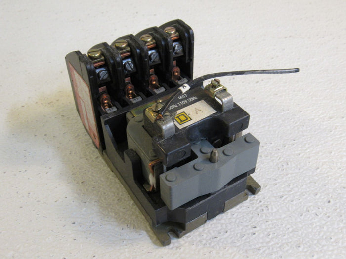 Square-D-Company-Lighting-Contactor-Class-8903-x-4in-x-L0-40-392 2