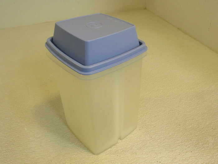 Tupperware-Pick-a-Deli-Pickle-Olive-Keeper-Container-1560-2-132 1