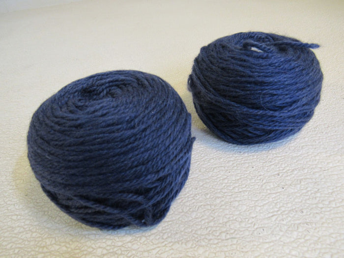 Universal-Yarn-Deluxe-Chunky-Yarn-Navy-2-Skeins-120-Yards-Each-Needle-Size-9-11-694 1