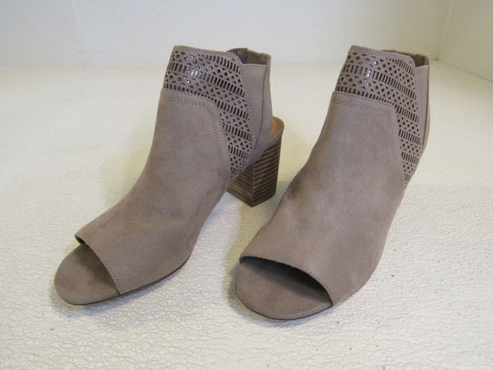 Yellow-Box-Modesty-Open-Toe-Ankle-Booties-Strap-Sandal-Female-Adult-Size-8-Solid-440 2